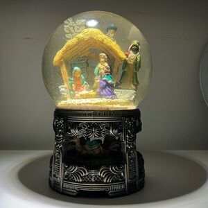 Vintage Nativity Scene Snow Globe with Silver Base